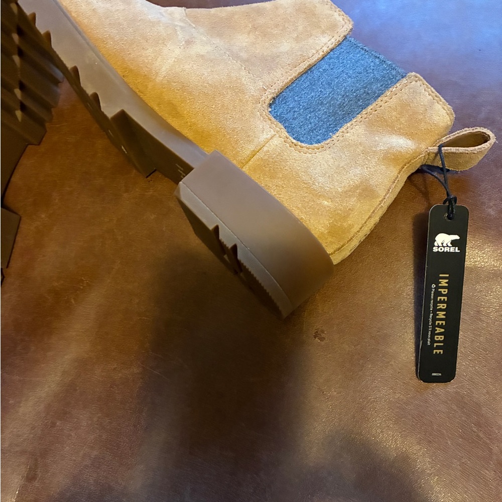NWT Sorel Emelie II Tan Suede Chelsea Ankle Boots W7 - Picture 3 of 9